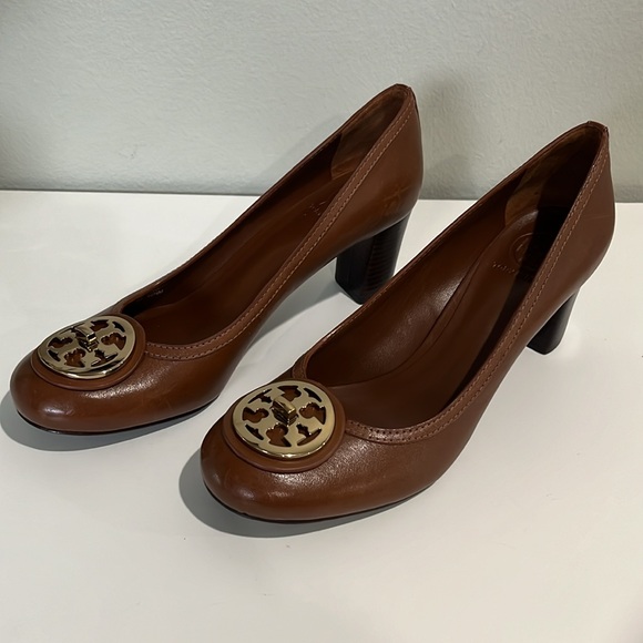Tory Burch Leather Pumps - Picture 3 of 14